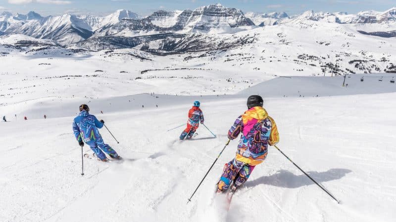 Guide complet de location de ski : Comment choisir le meilleur équipement pour vos vacances à la montagne ?